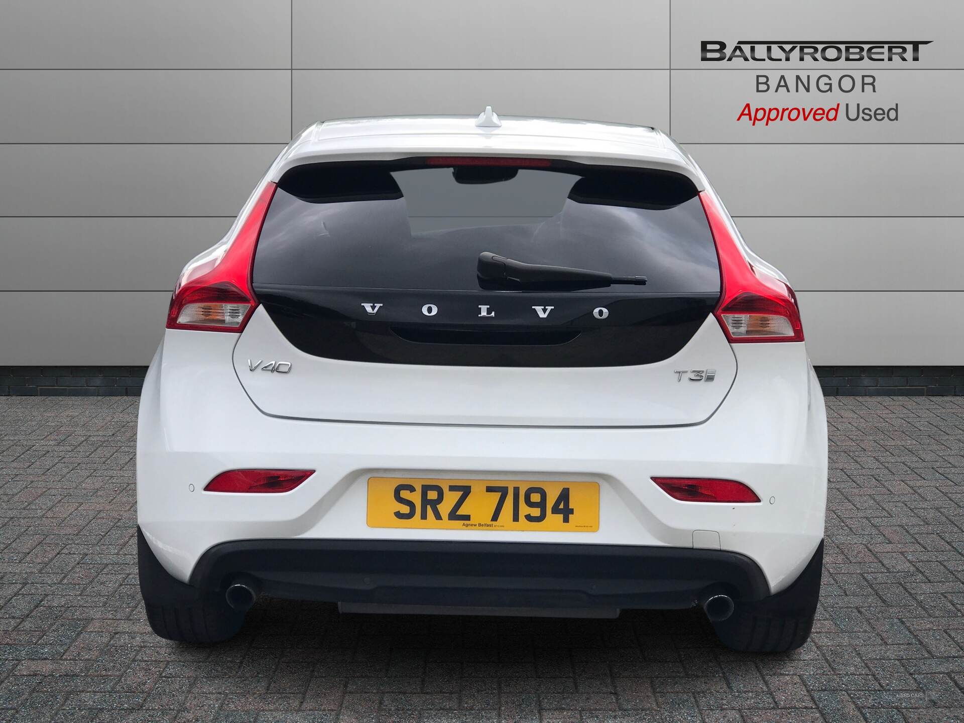 Apr 2017 Volvo V40 T3 [152] Inscription 5dr
