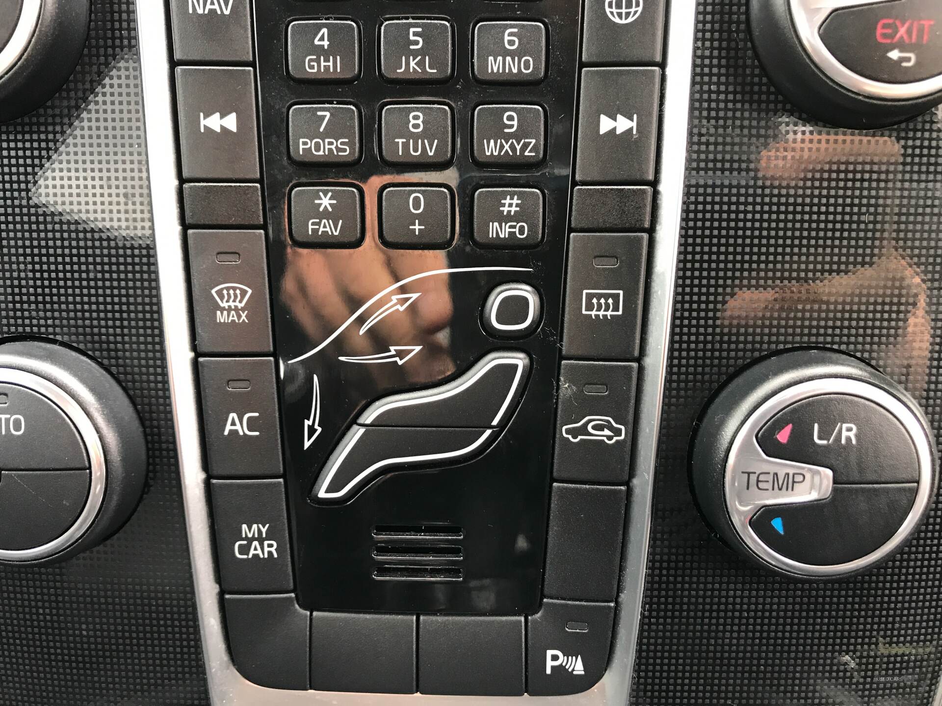 Apr 2017 Volvo V40 T3 [152] Inscription 5dr