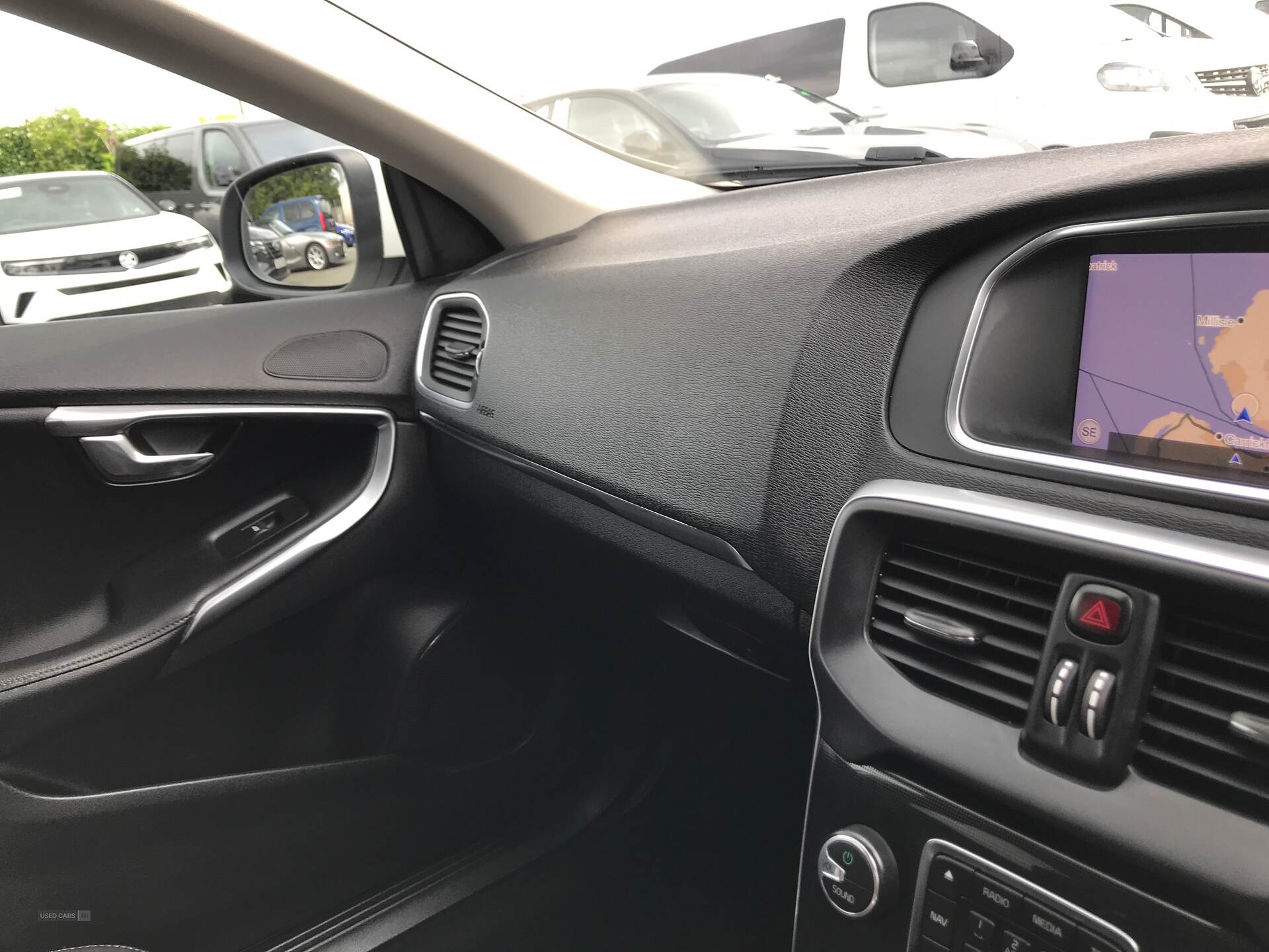 Apr 2017 Volvo V40 T3 [152] Inscription 5dr