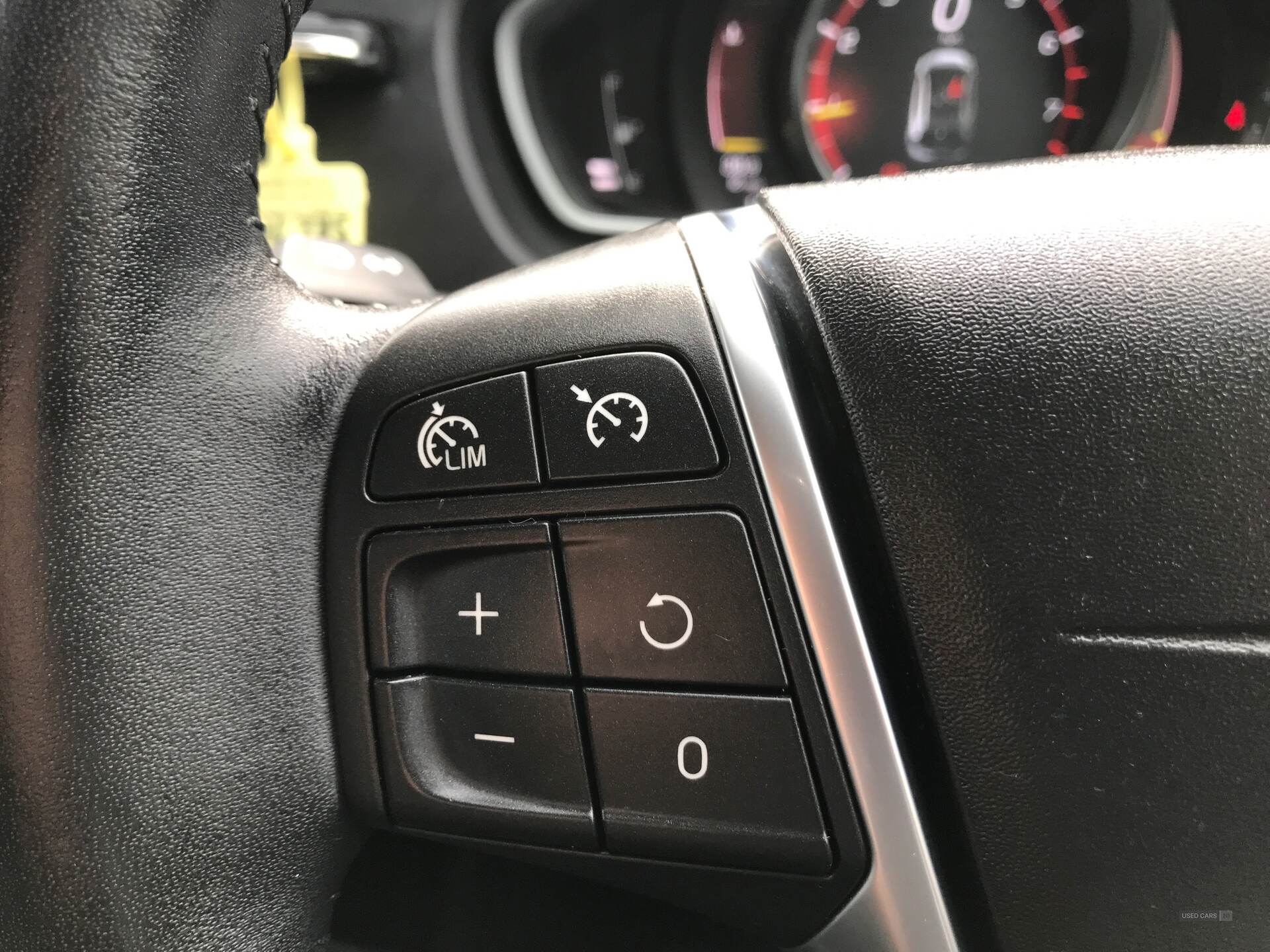 Apr 2017 Volvo V40 T3 [152] Inscription 5dr