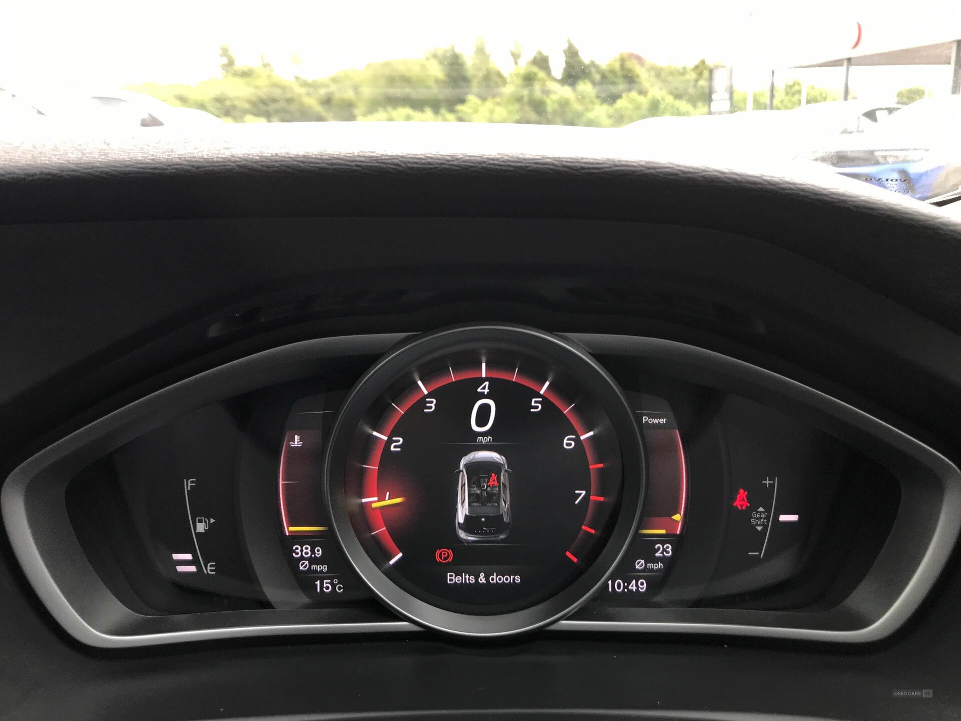 Apr 2017 Volvo V40 T3 [152] Inscription 5dr