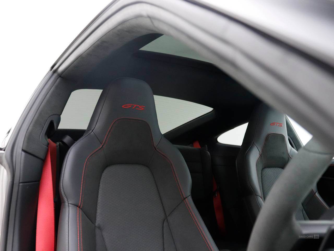 Apr 2025 Porsche 911 GTS t-Hybrid 2dr PDK