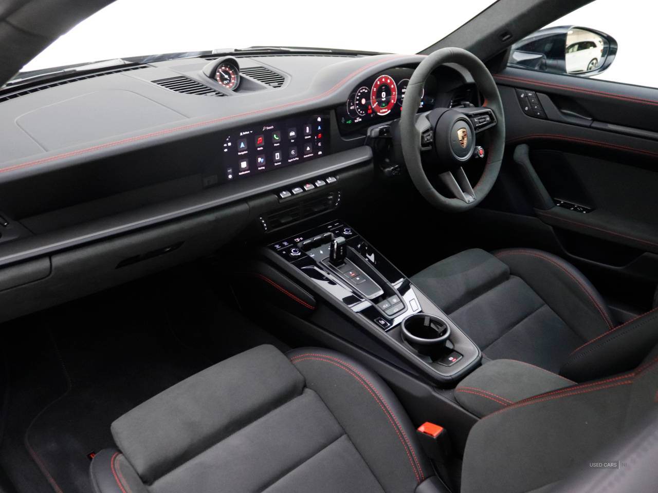 Apr 2025 Porsche 911 GTS t-Hybrid 2dr PDK