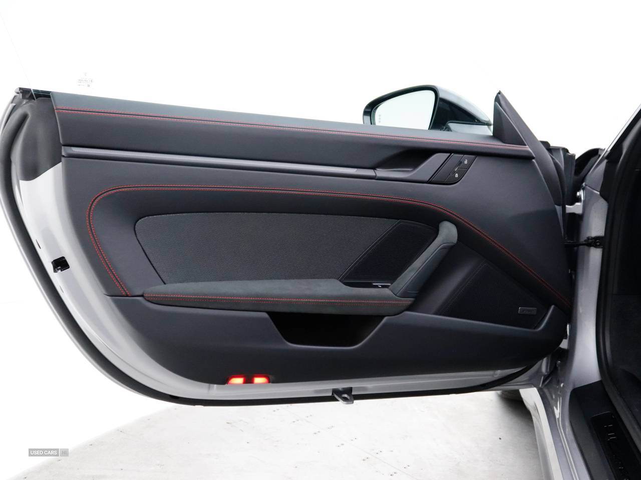 Apr 2025 Porsche 911 GTS t-Hybrid 2dr PDK
