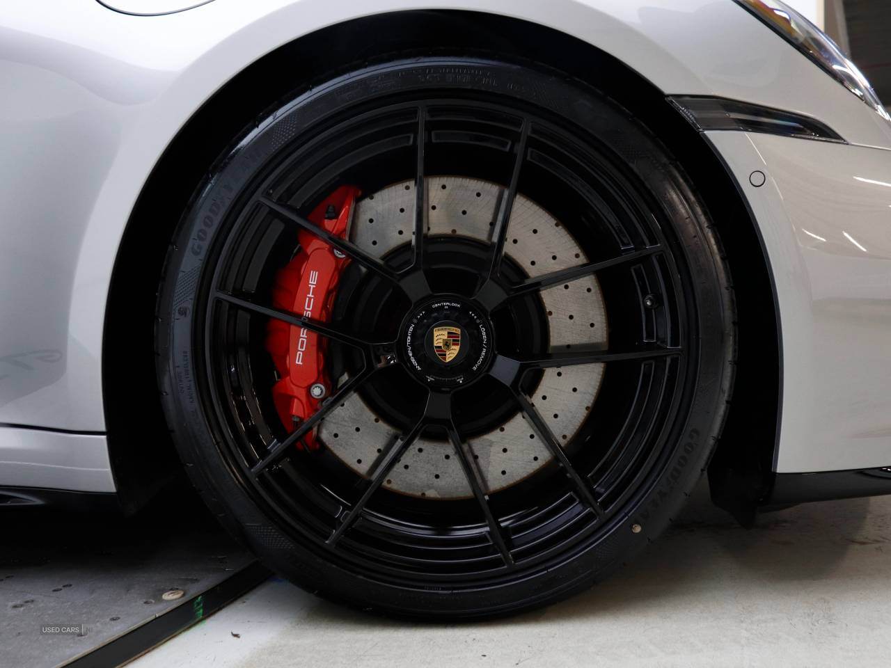 Apr 2025 Porsche 911 GTS t-Hybrid 2dr PDK