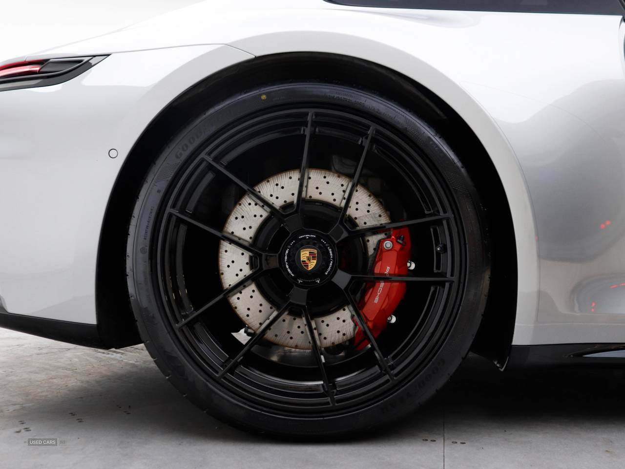 Apr 2025 Porsche 911 GTS t-Hybrid 2dr PDK