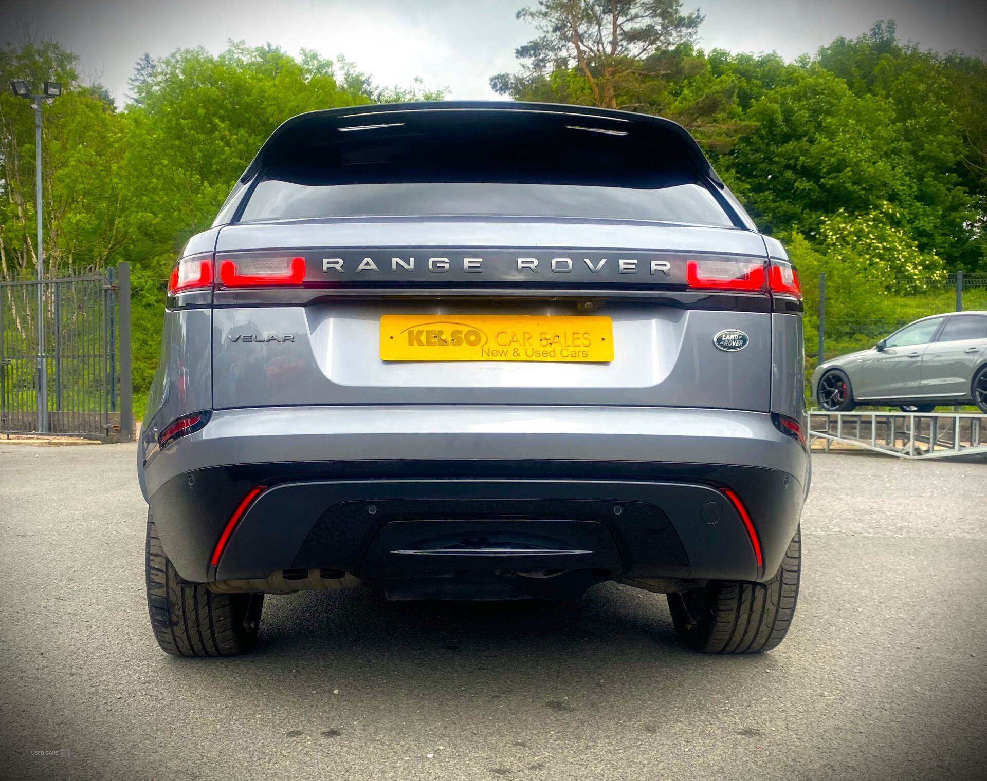 Mar 2022 Land Rover Range Rover Velar 2.0 D200 R-Dynamic SE 5dr Auto
