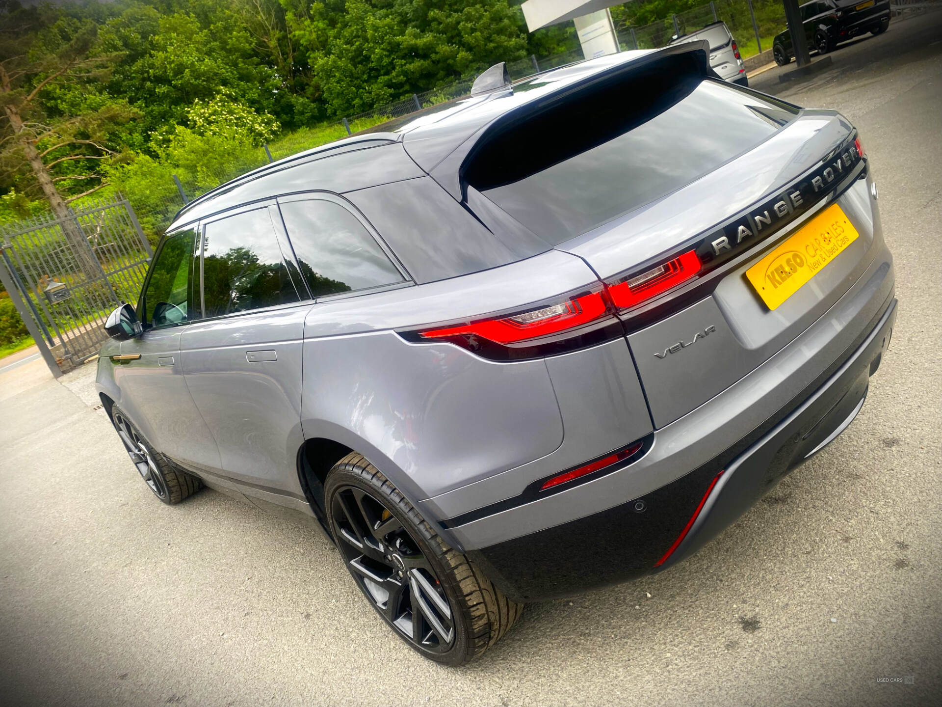 Mar 2022 Land Rover Range Rover Velar 2.0 D200 R-Dynamic SE 5dr Auto