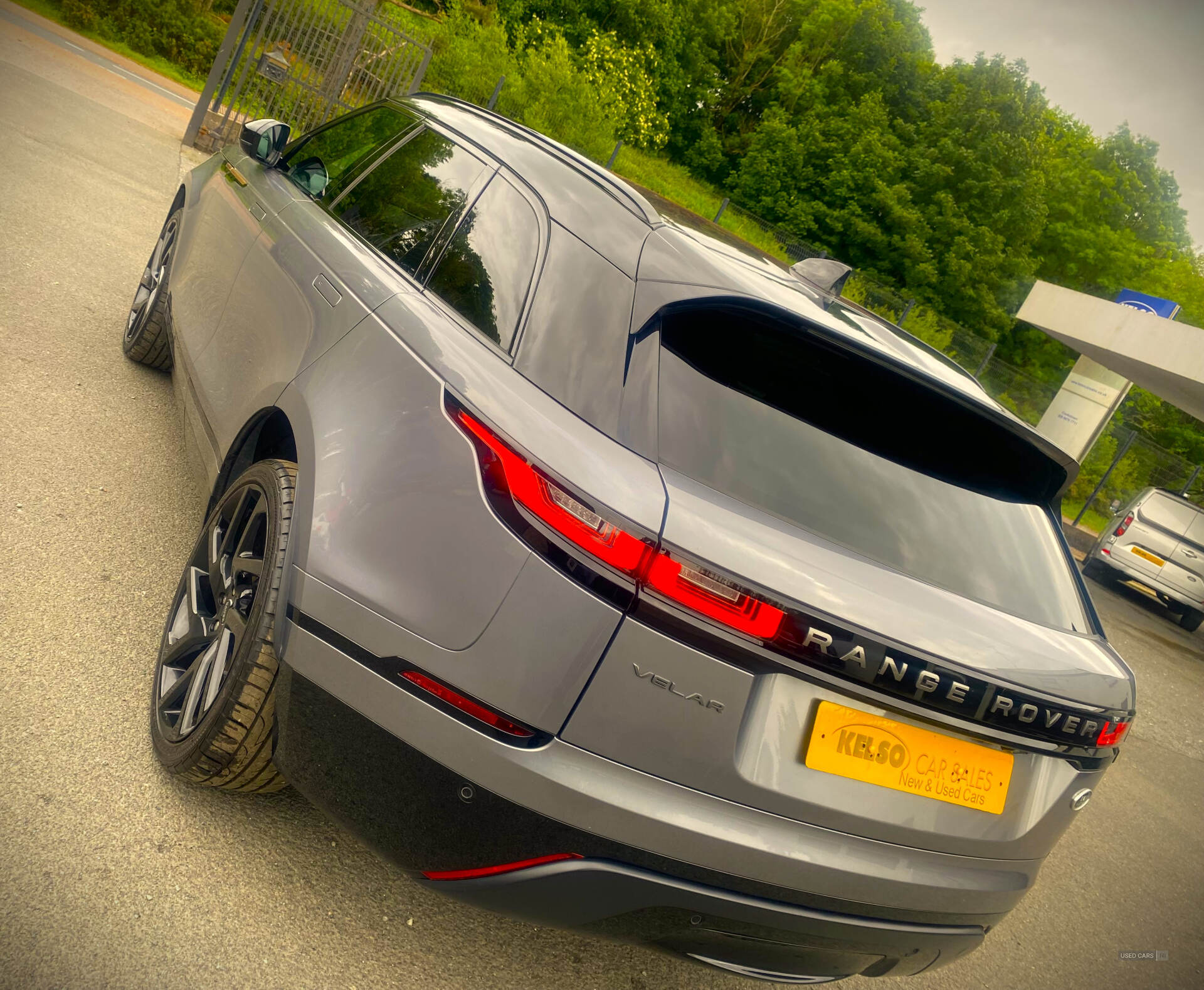 Mar 2022 Land Rover Range Rover Velar 2.0 D200 R-Dynamic SE 5dr Auto