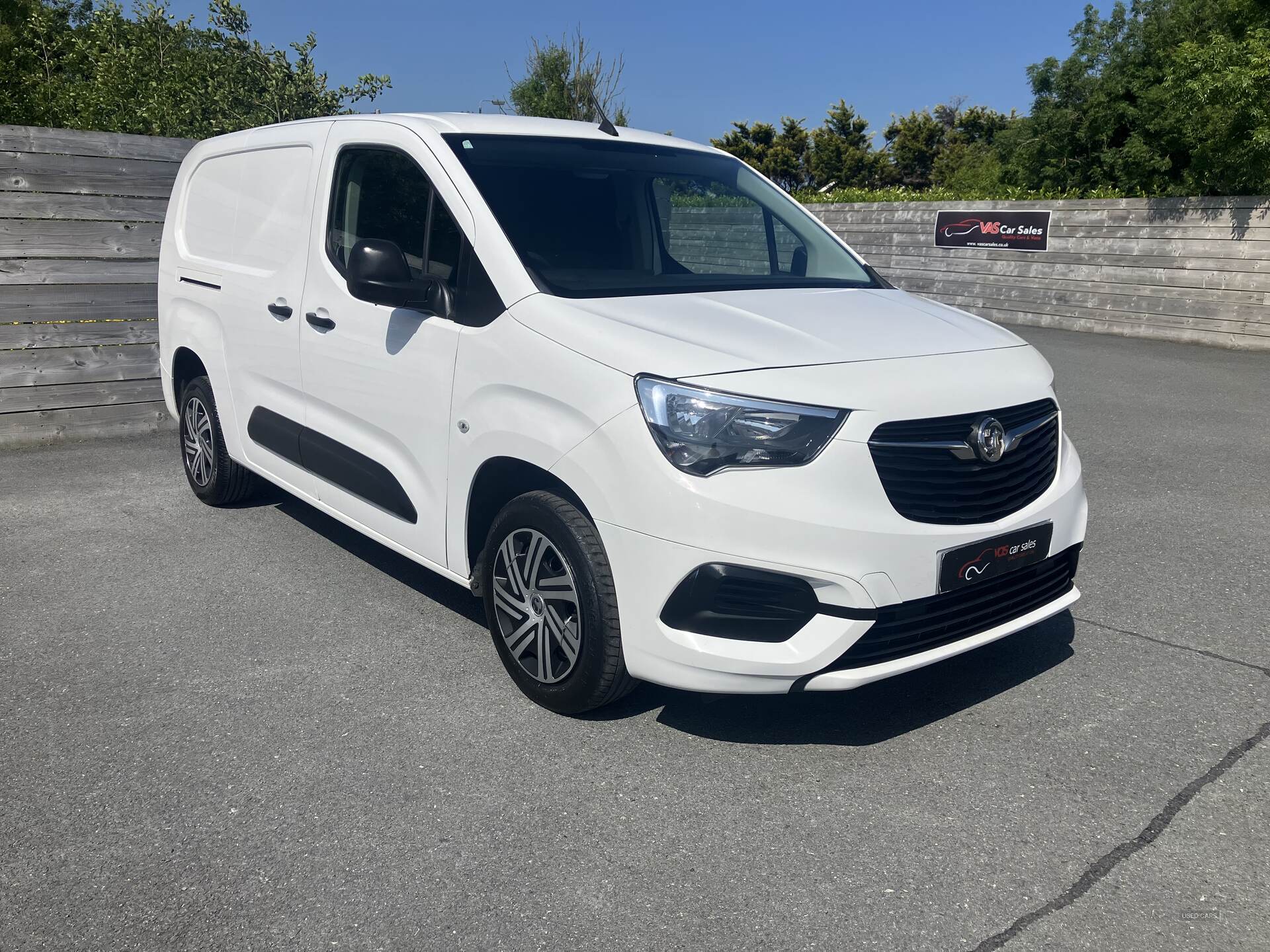 Vauxhall Combo CARGO L2 DIESEL in Down