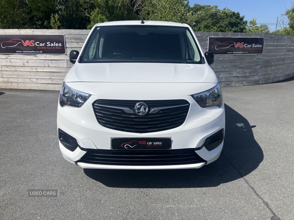 Vauxhall Combo CARGO L2 DIESEL in Down