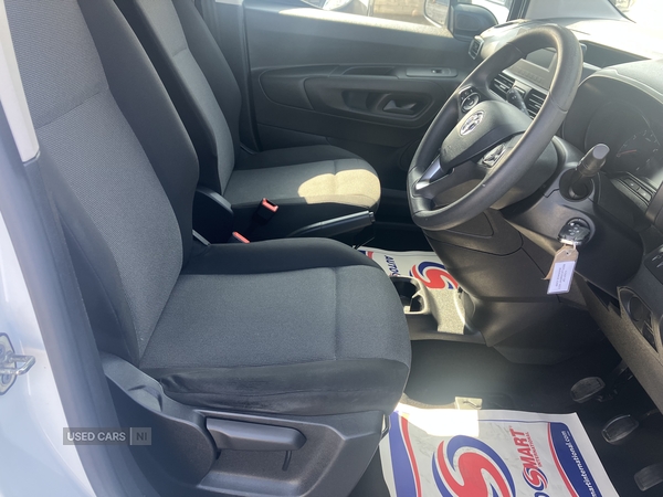 Vauxhall Combo CARGO L2 DIESEL in Down