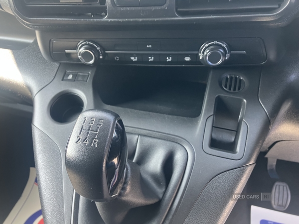 Vauxhall Combo CARGO L2 DIESEL in Down