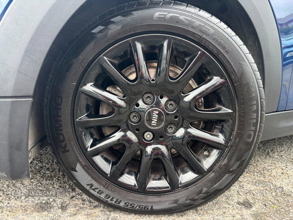 MINI Hatch in Down