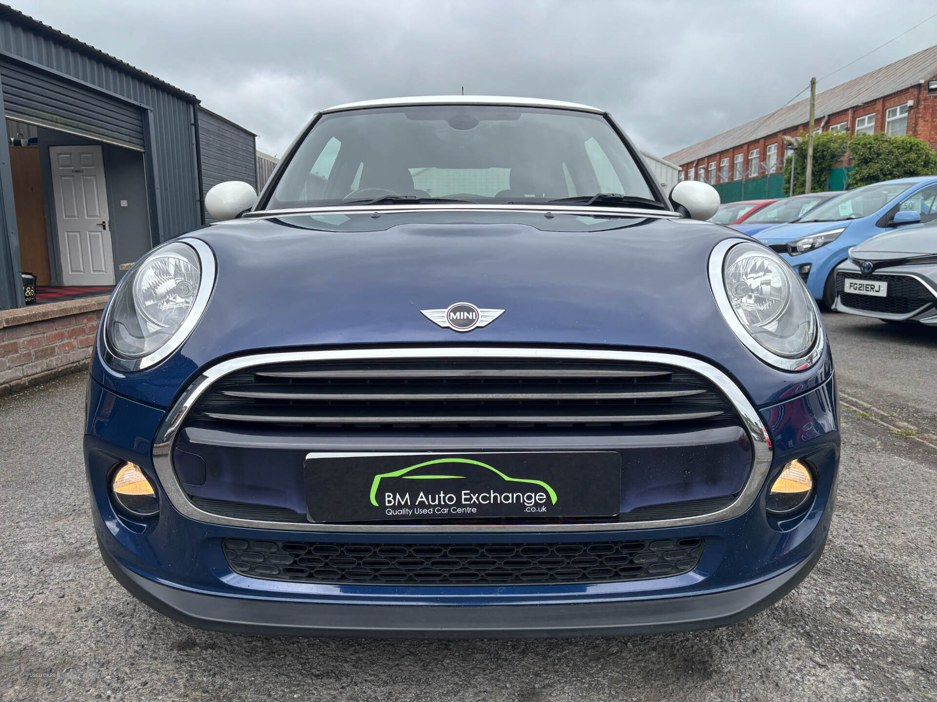 MINI Hatch in Down