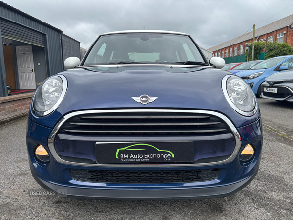 MINI Hatch in Down