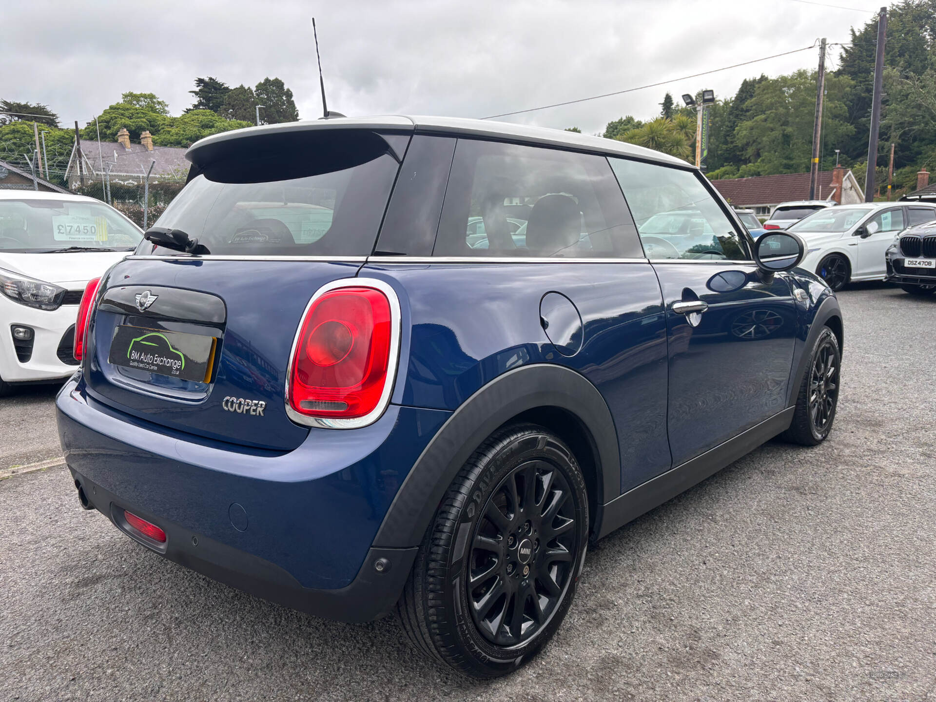 MINI Hatch in Down