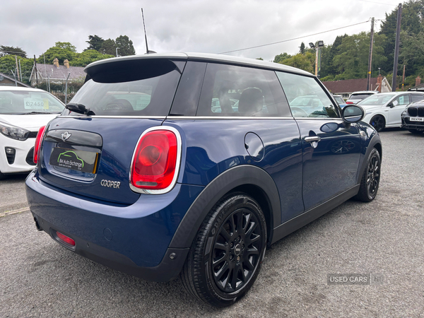 MINI Hatch in Down