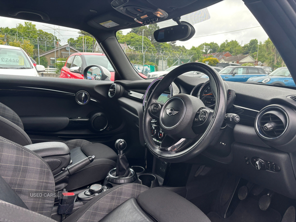 MINI Hatch in Down