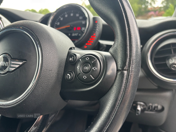 MINI Hatch in Down