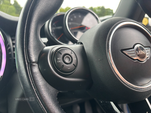 MINI Hatch in Down