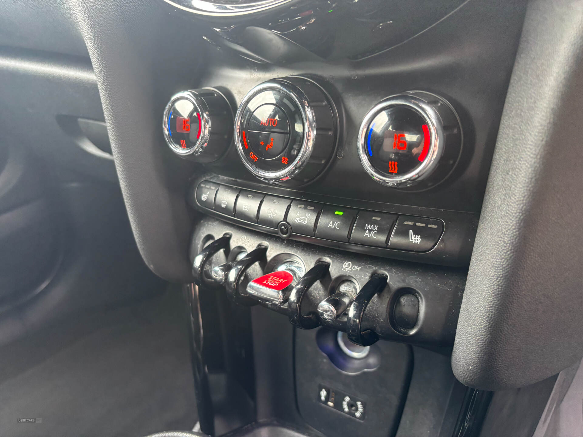 MINI Hatch in Down