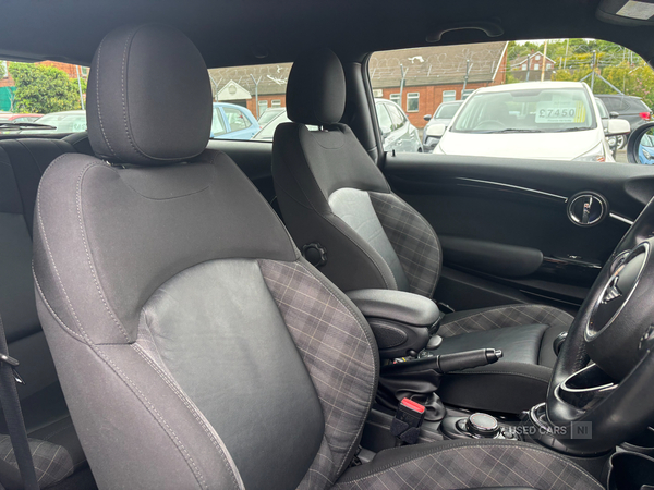 MINI Hatch in Down