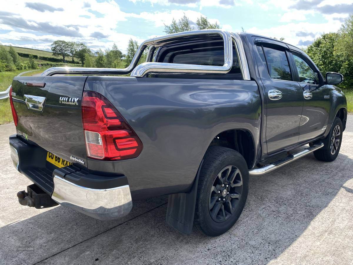 Oct 2016 Toyota Hilux Invincible D/Cab Pick Up 2.4 D-4D