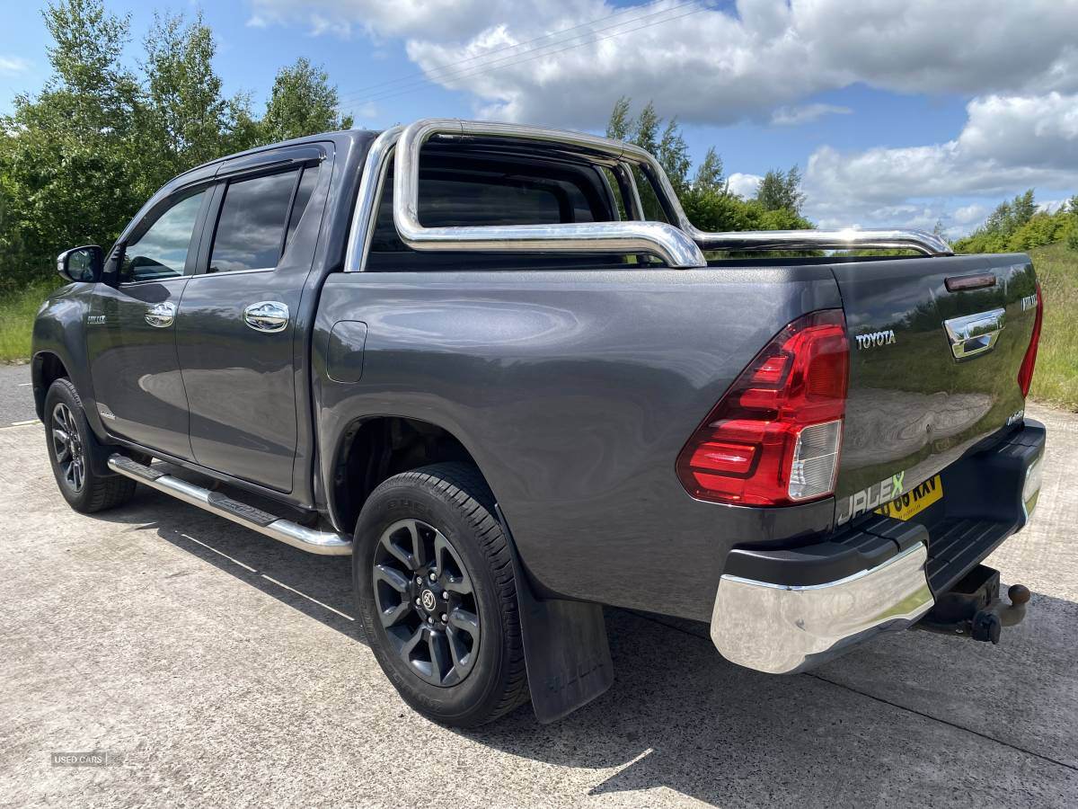 Oct 2016 Toyota Hilux Invincible D/Cab Pick Up 2.4 D-4D