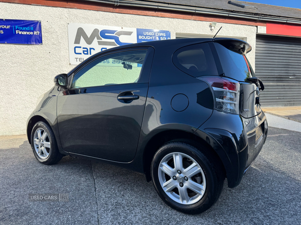 Toyota iQ HATCHBACK in Down