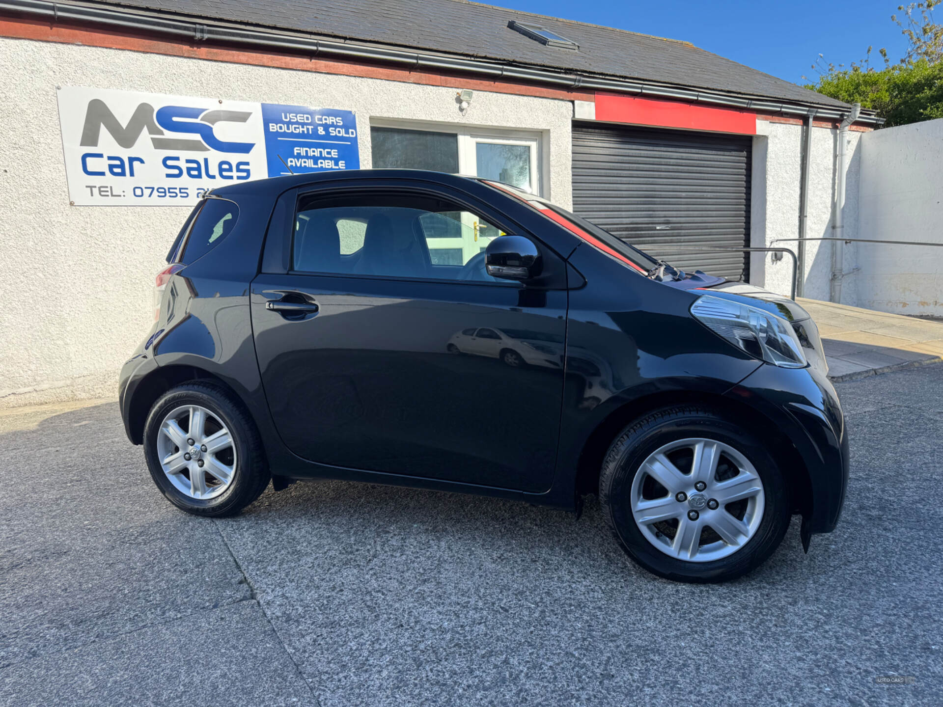 Toyota iQ HATCHBACK in Down