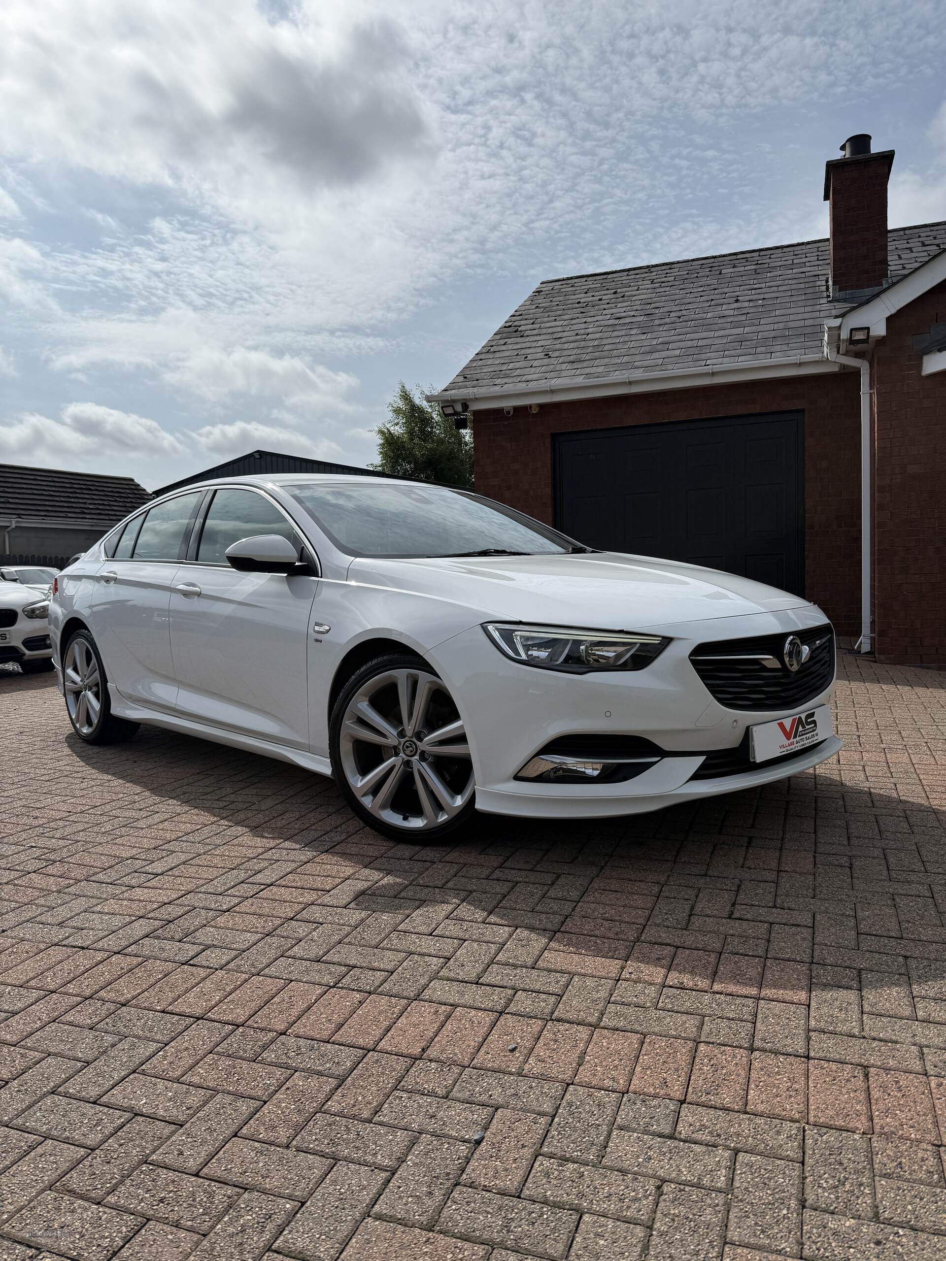 Sep 2018 Vauxhall Insignia 2.0 Turbo D SRi Vx-line Nav 5dr