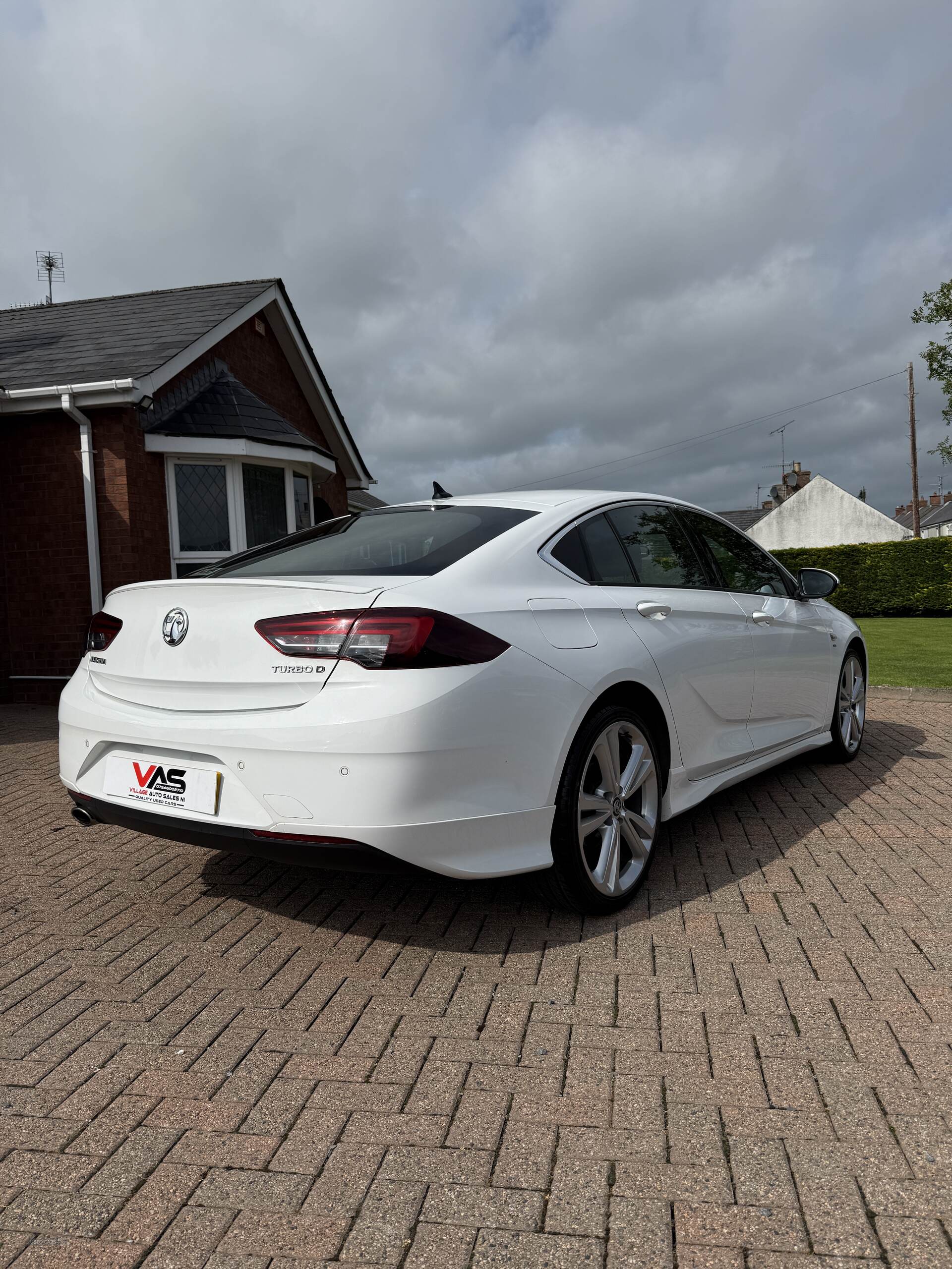 Sep 2018 Vauxhall Insignia 2.0 Turbo D SRi Vx-line Nav 5dr