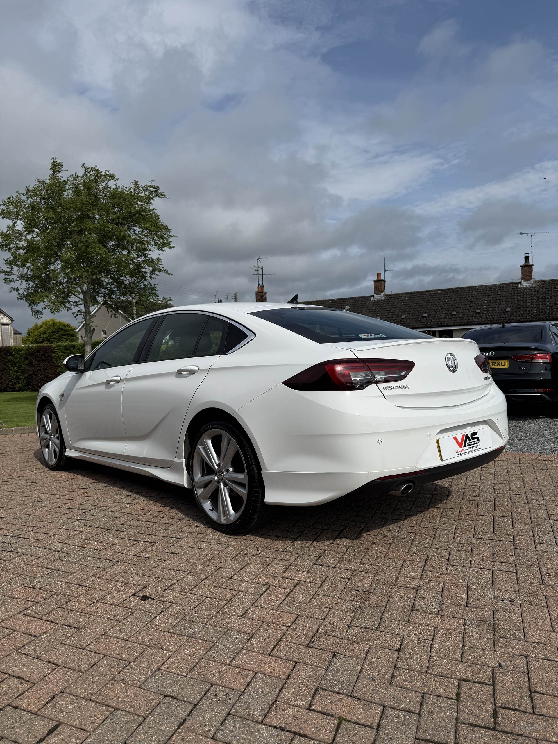 Sep 2018 Vauxhall Insignia 2.0 Turbo D SRi Vx-line Nav 5dr