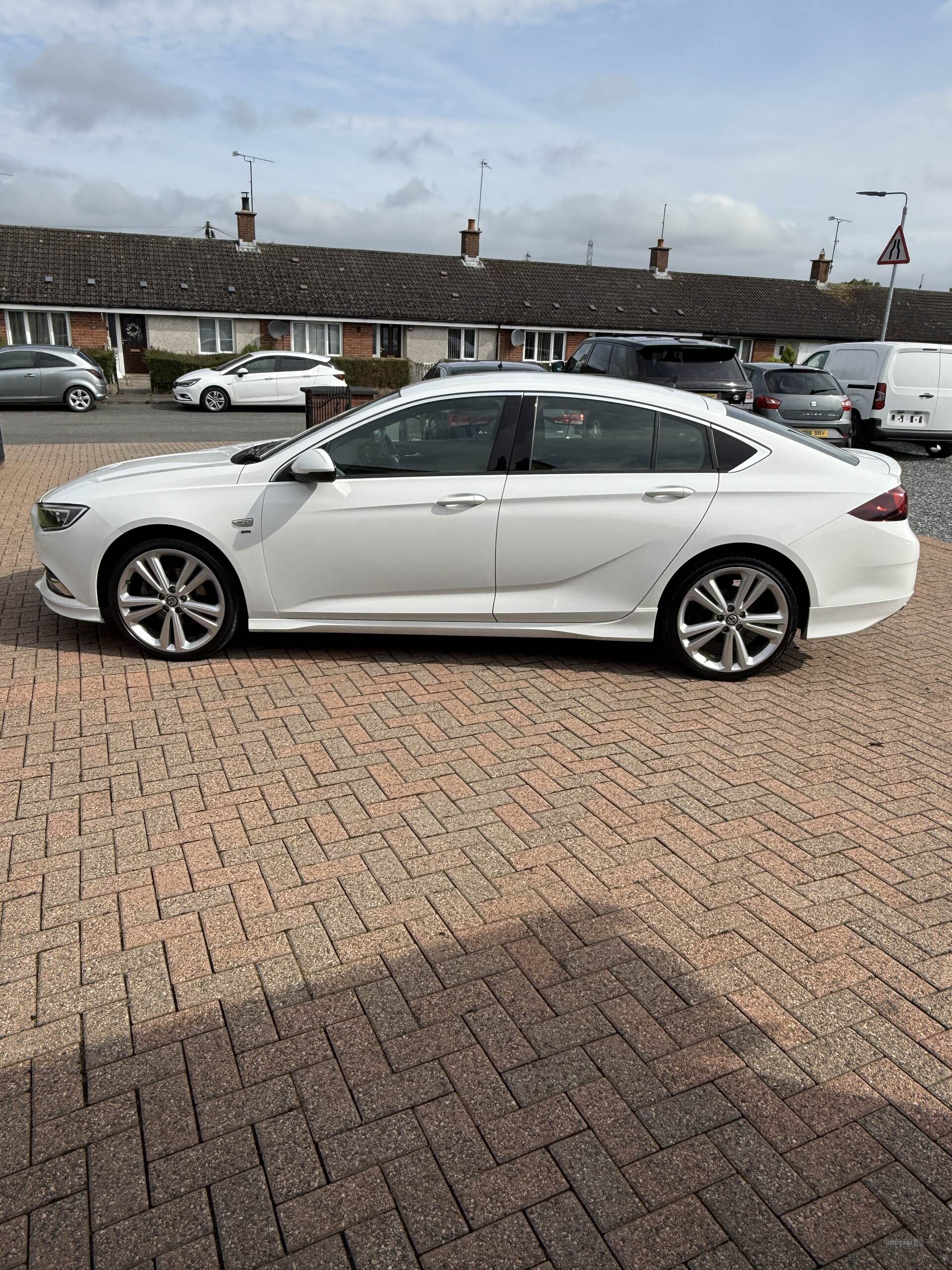 Sep 2018 Vauxhall Insignia 2.0 Turbo D SRi Vx-line Nav 5dr