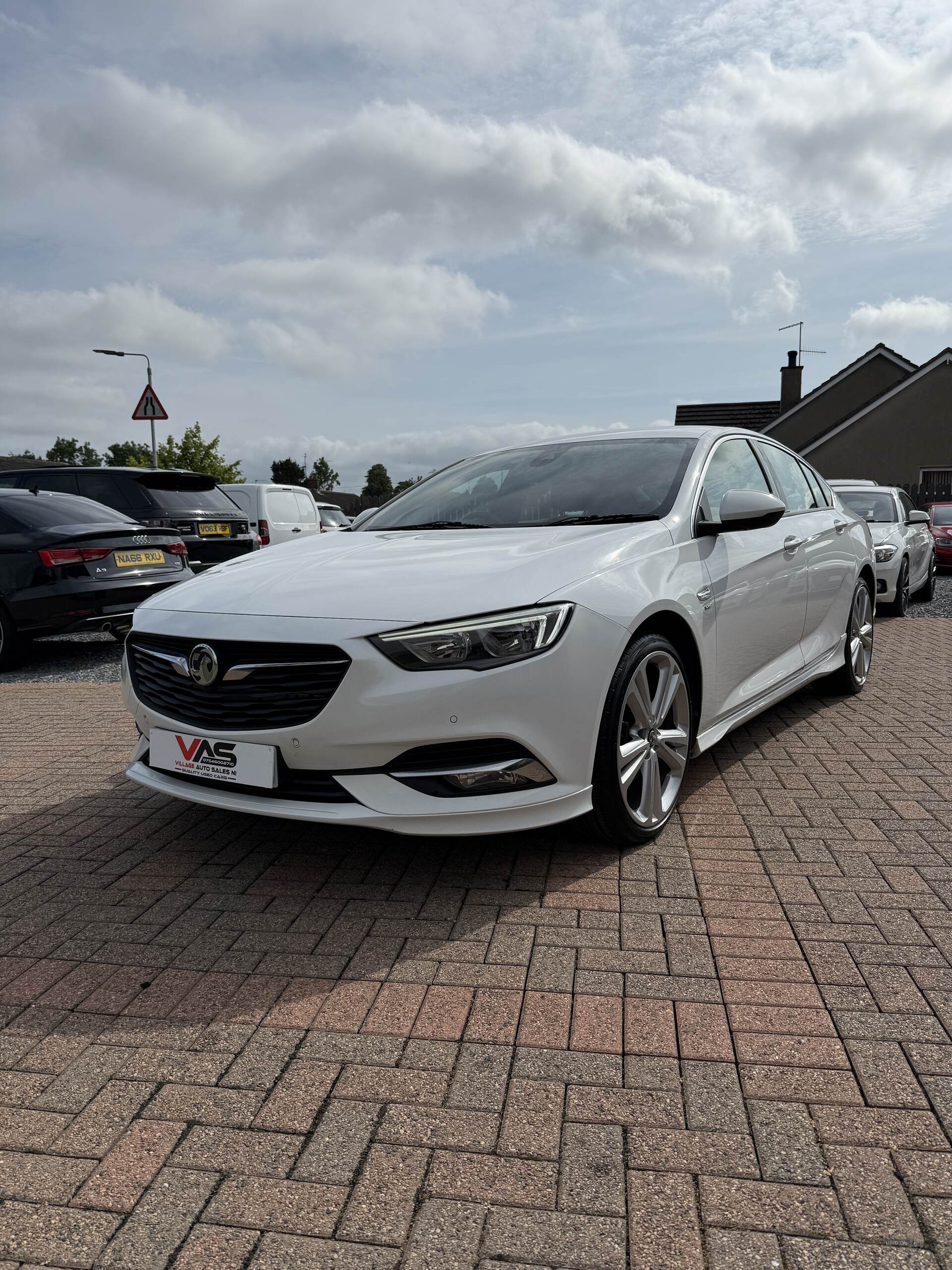 Sep 2018 Vauxhall Insignia 2.0 Turbo D SRi Vx-line Nav 5dr