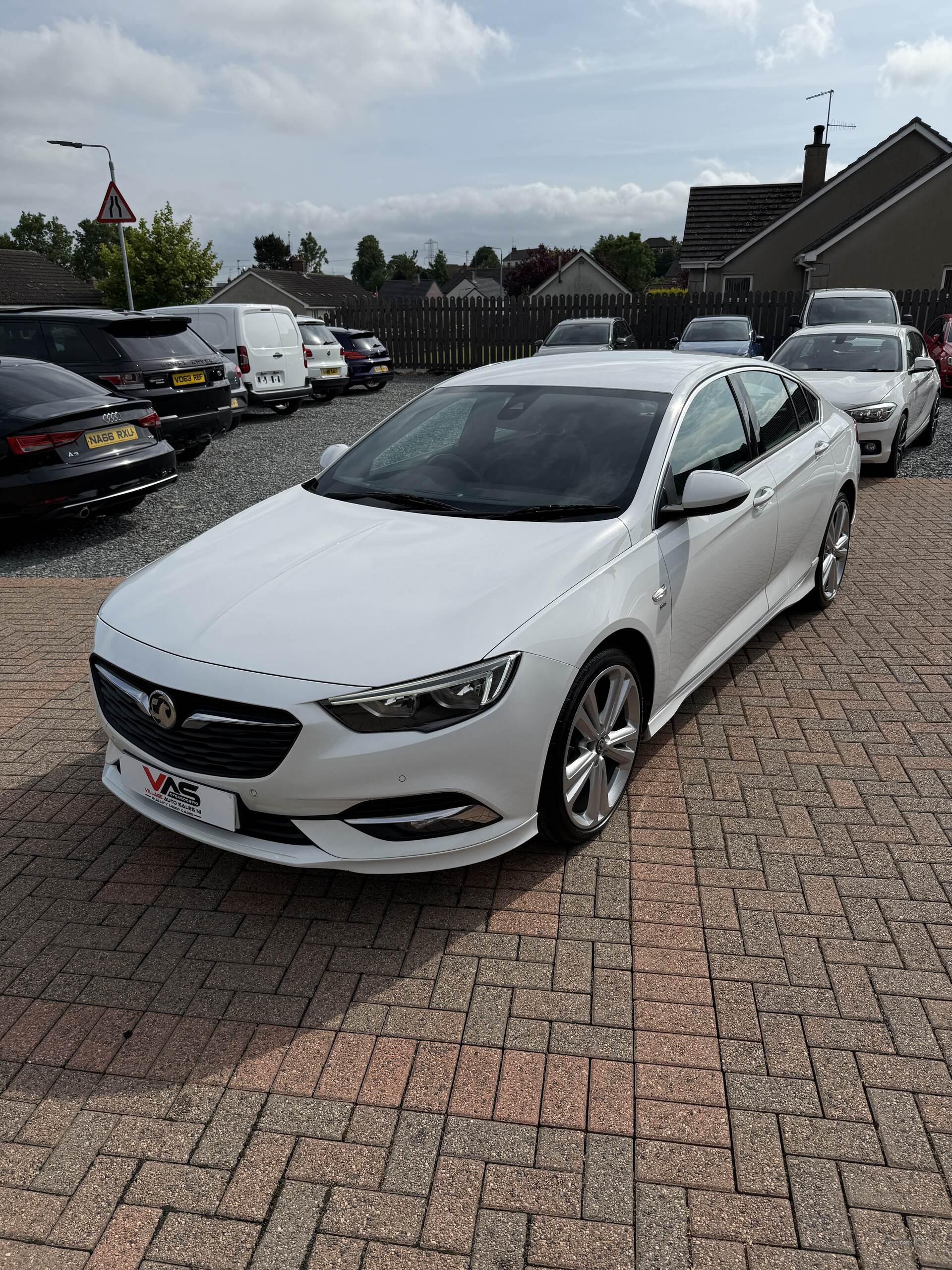Sep 2018 Vauxhall Insignia 2.0 Turbo D SRi Vx-line Nav 5dr
