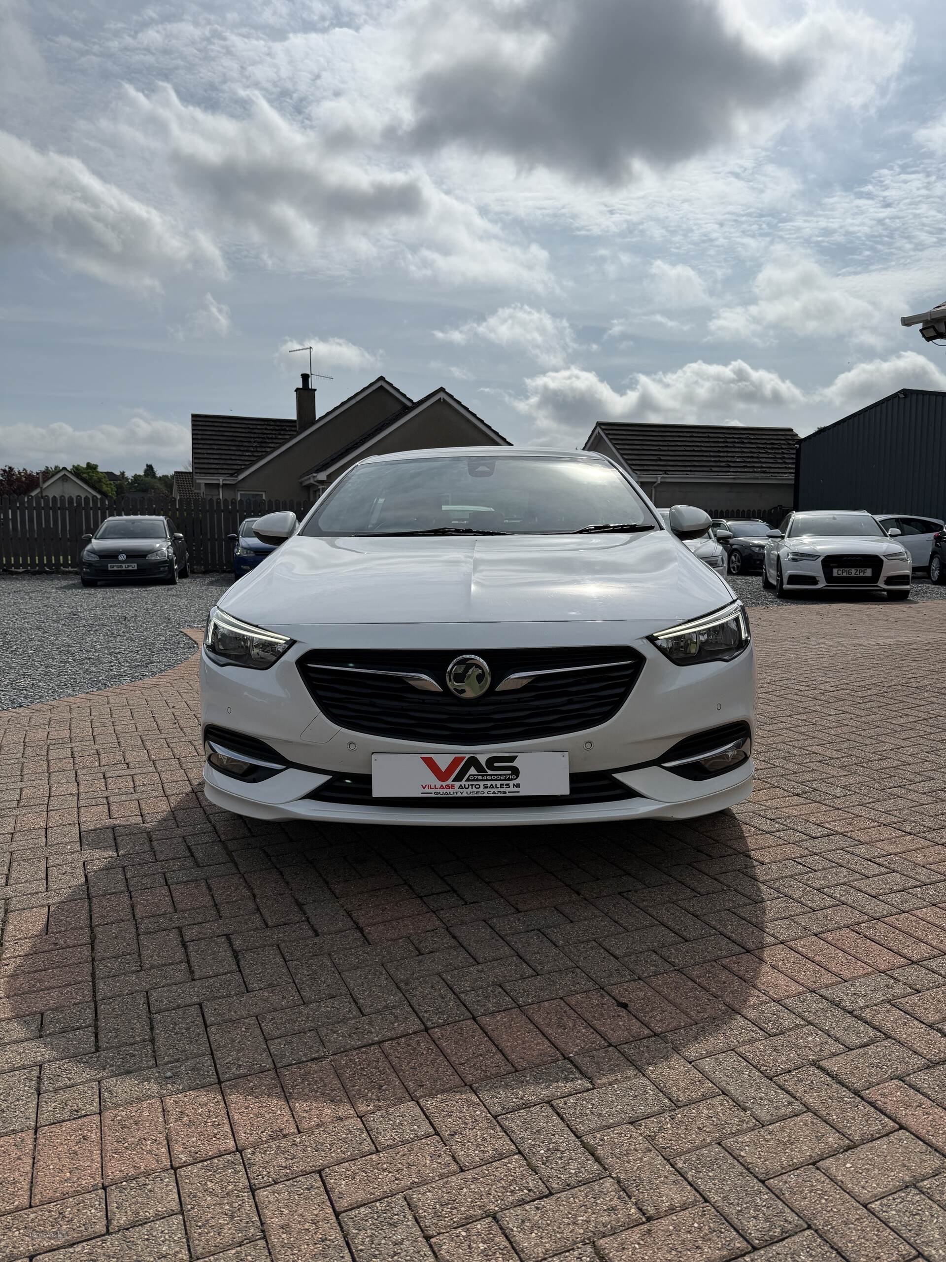 Sep 2018 Vauxhall Insignia 2.0 Turbo D SRi Vx-line Nav 5dr