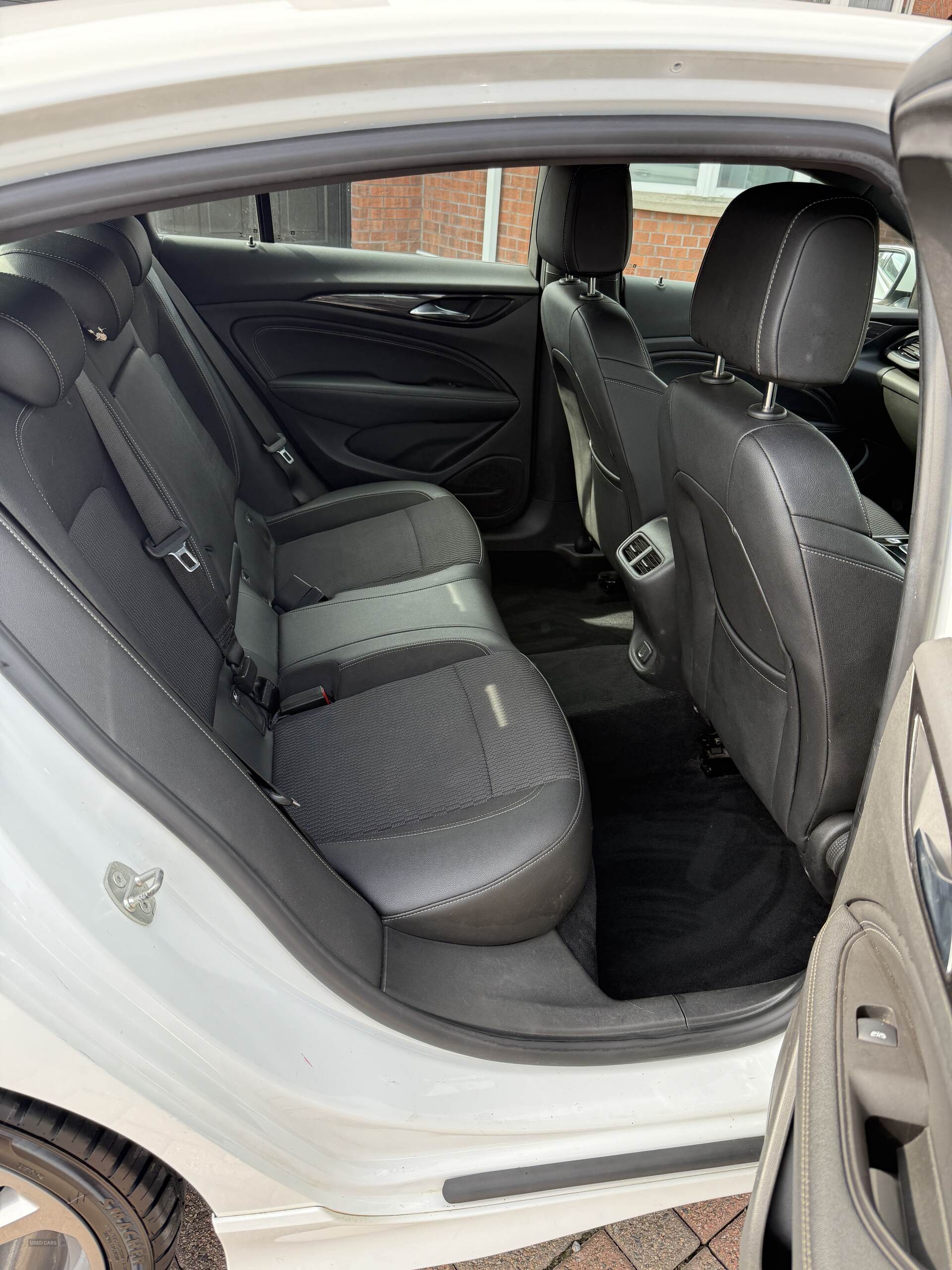 Sep 2018 Vauxhall Insignia 2.0 Turbo D SRi Vx-line Nav 5dr