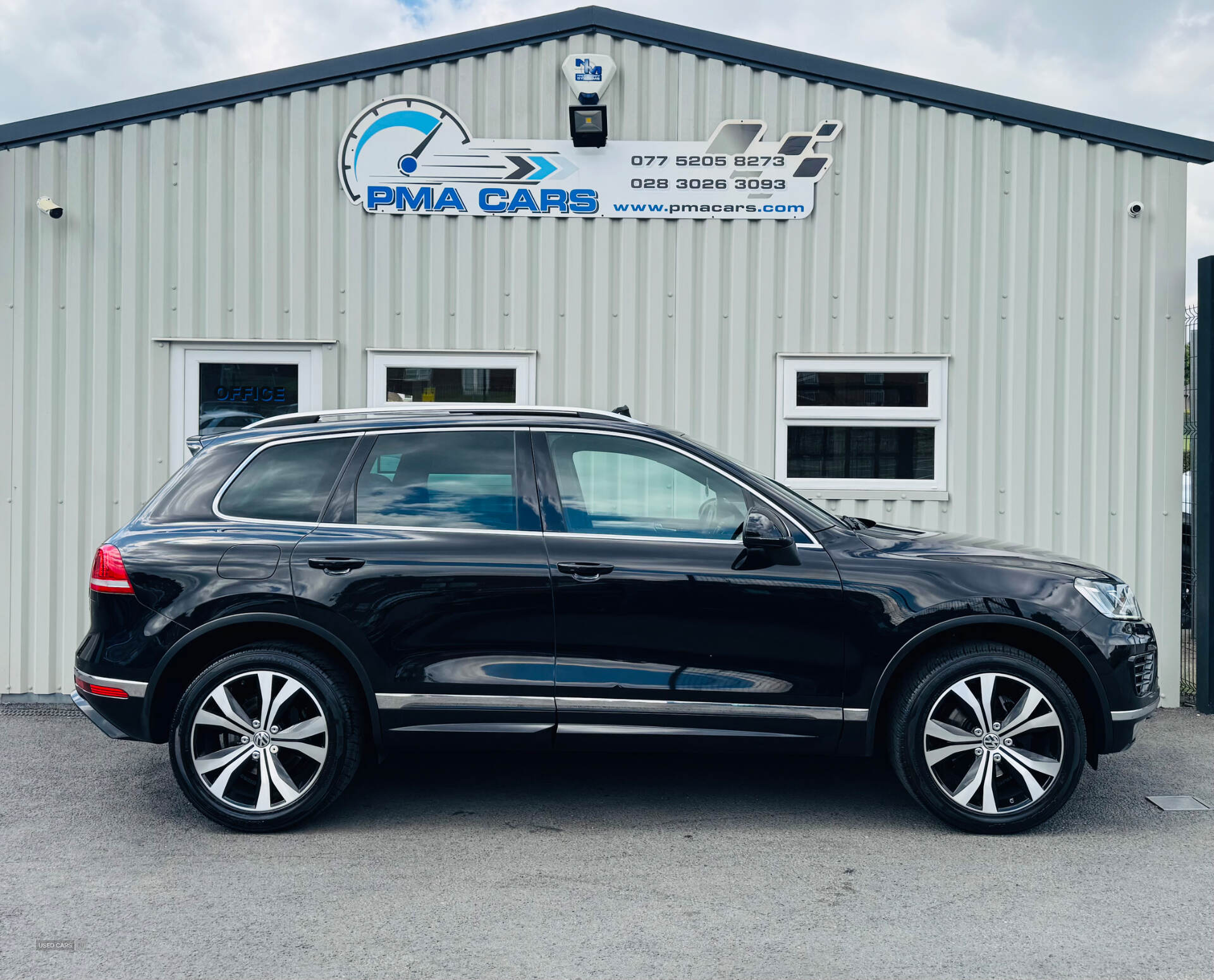 Feb 2017 Volkswagen Touareg 3.0 V6 TDI BlueMotion Tech 262 R-Line 5dr Tip Auto