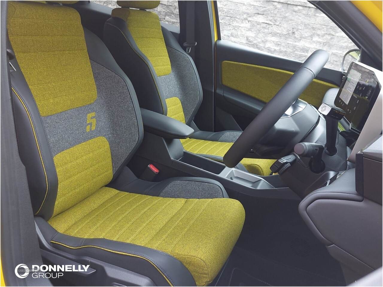 Feb 2025 Renault 5 110kW Iconic Five Comfort Range 52 kWh 5dr Auto