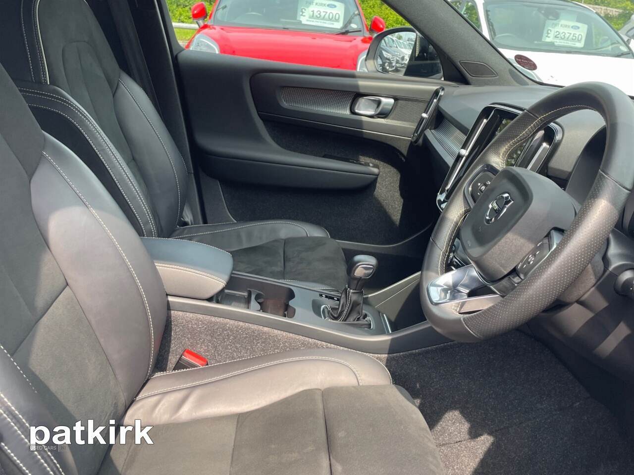 Apr 2021 Volvo XC40 1.5 T3 [163] R DESIGN 5dr
