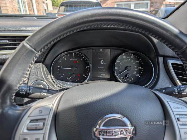 Jun 2015 Nissan Qashqai 1.5 dCi N-Tec+ 5dr