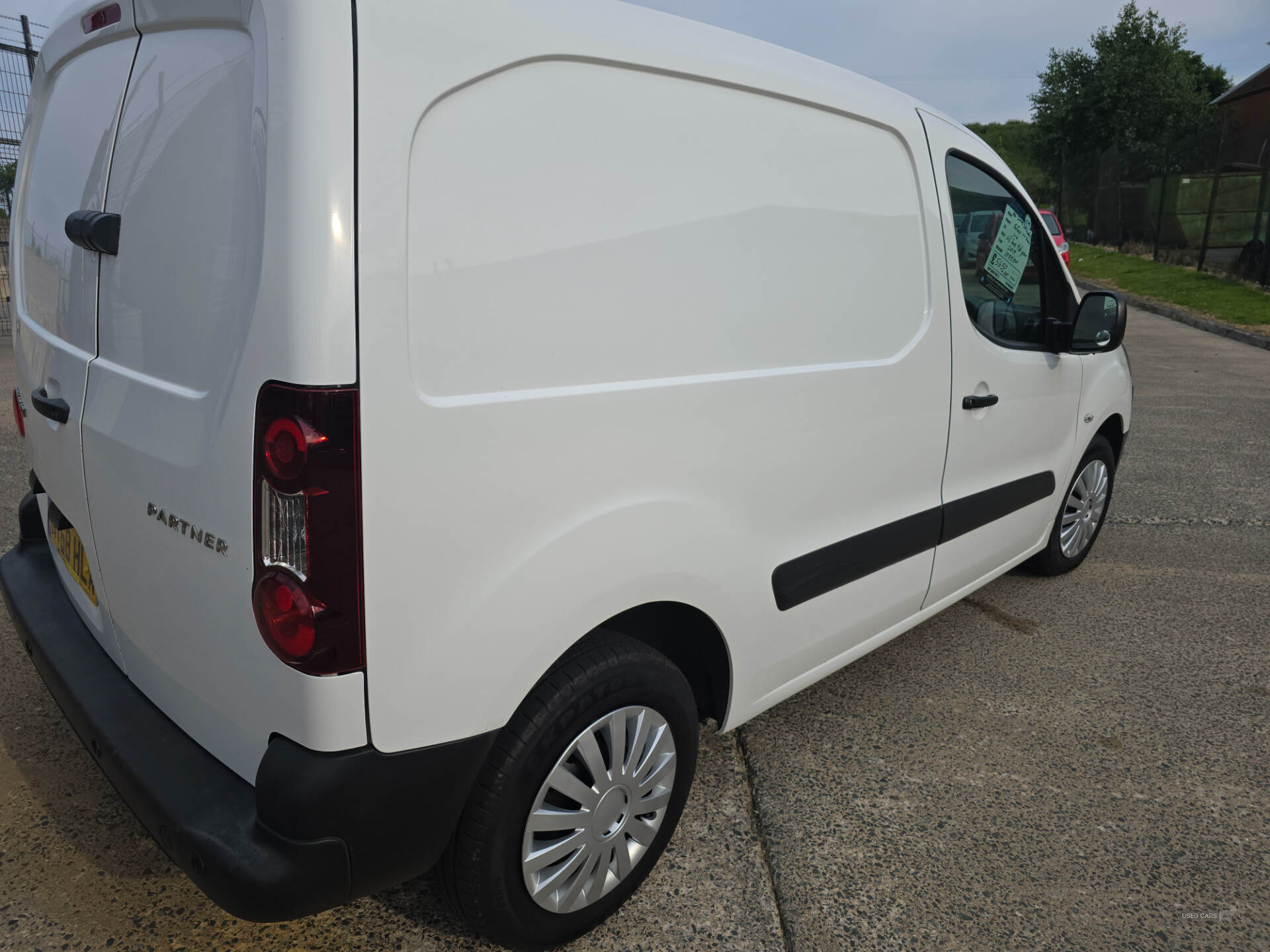 Jan 2019 Peugeot Partner 1000 1.6 BlueHDi 100 Professional Van