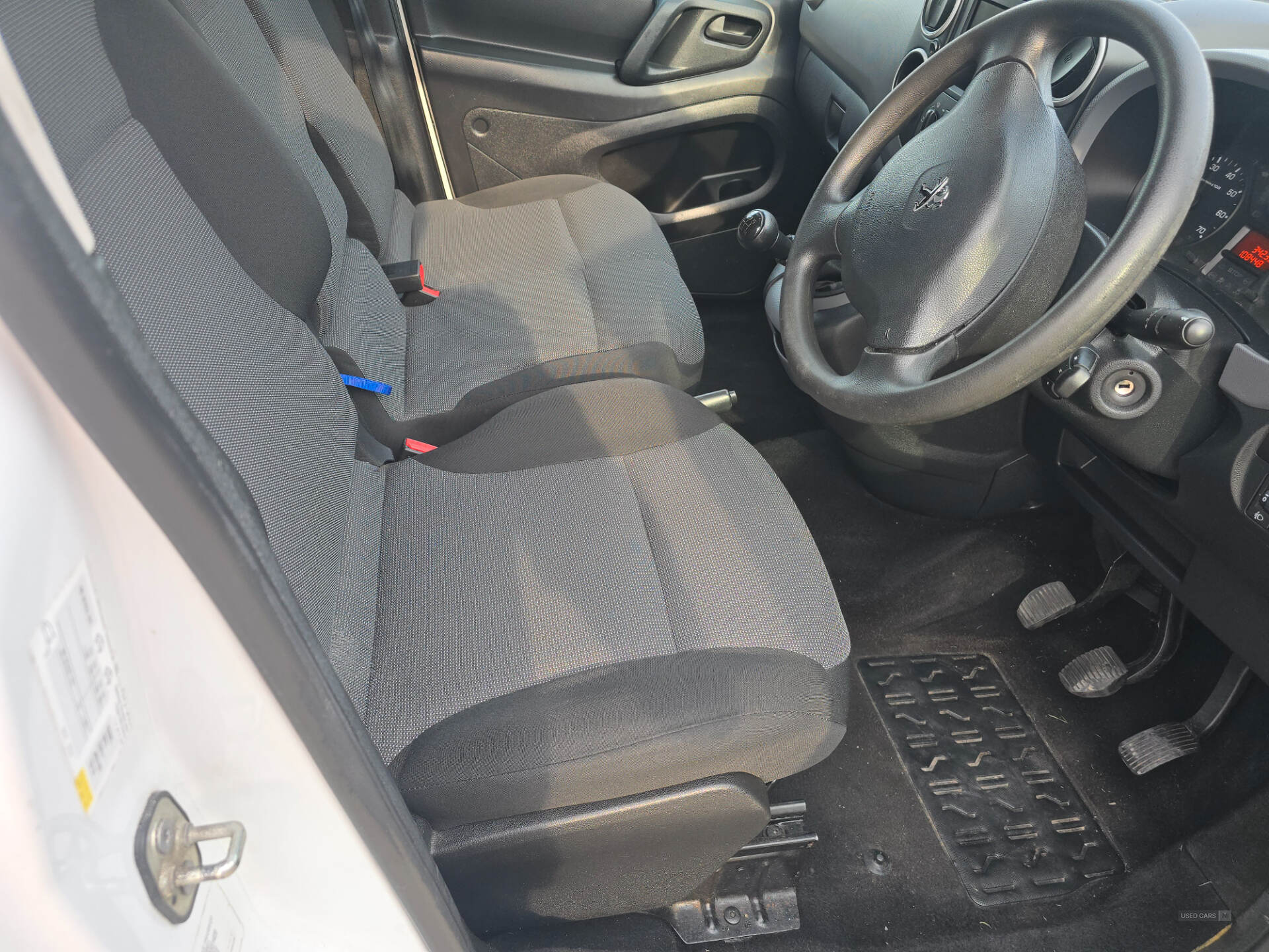 Jan 2019 Peugeot Partner 1000 1.6 BlueHDi 100 Professional Van