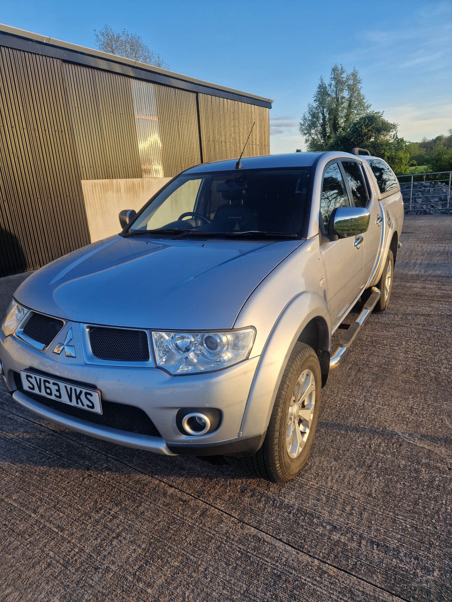 Sep 2013 Mitsubishi L200 Double Cab DI-D Barbarian 4WD 176Bhp