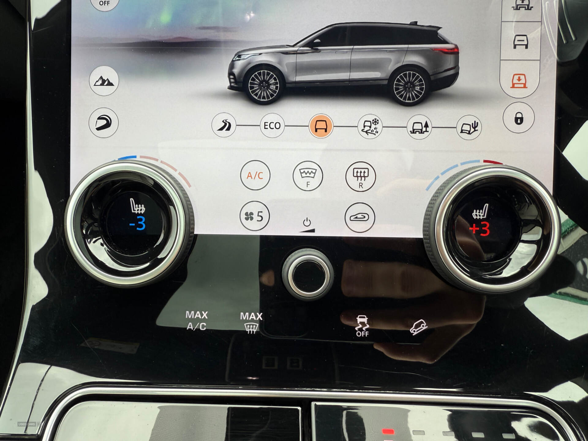 Jul 2017 Land Rover Range Rover Velar 3.0 P380 R-Dynamic HSE 5dr Auto