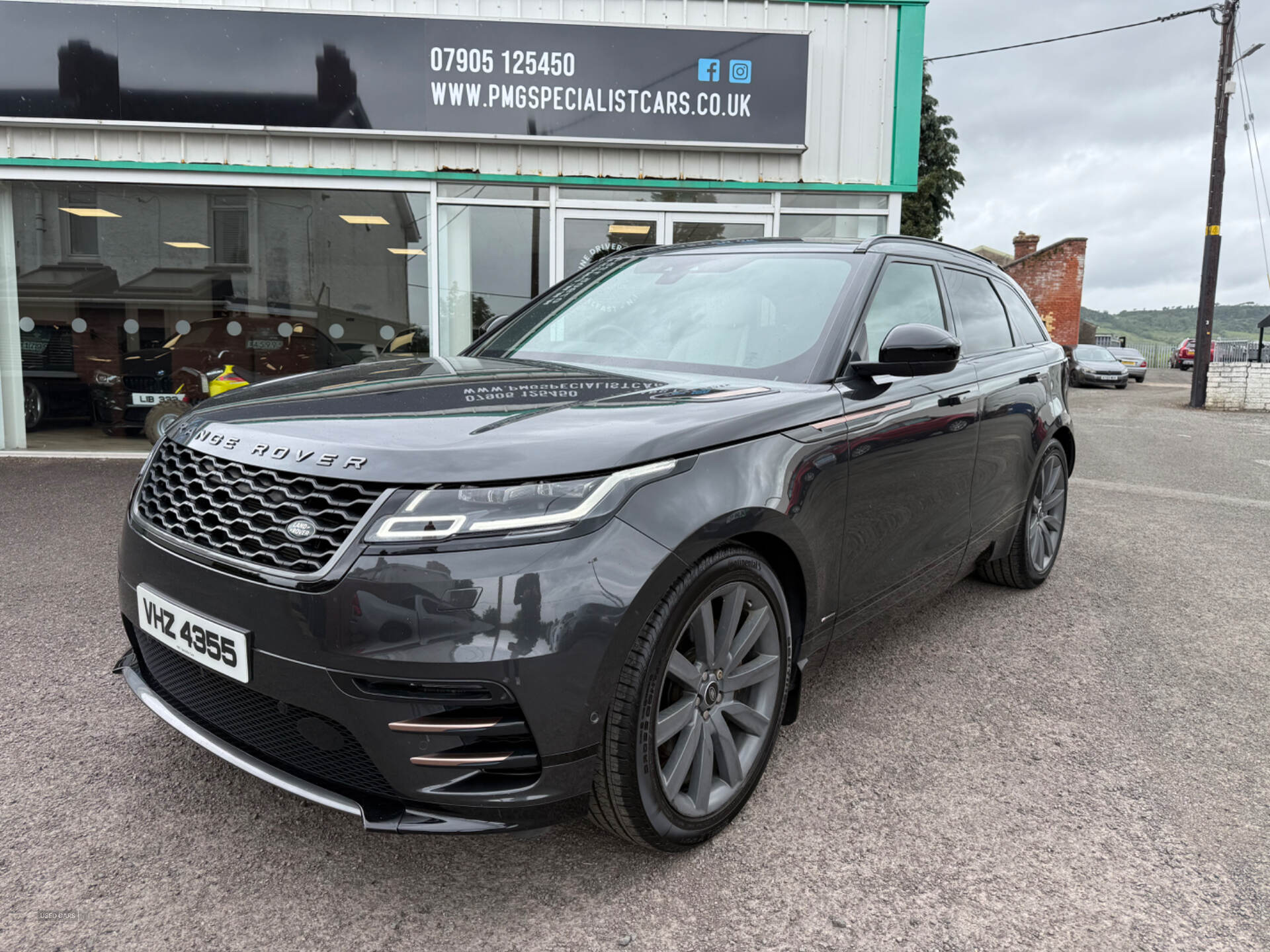 Jul 2017 Land Rover Range Rover Velar 3.0 P380 R-Dynamic HSE 5dr Auto