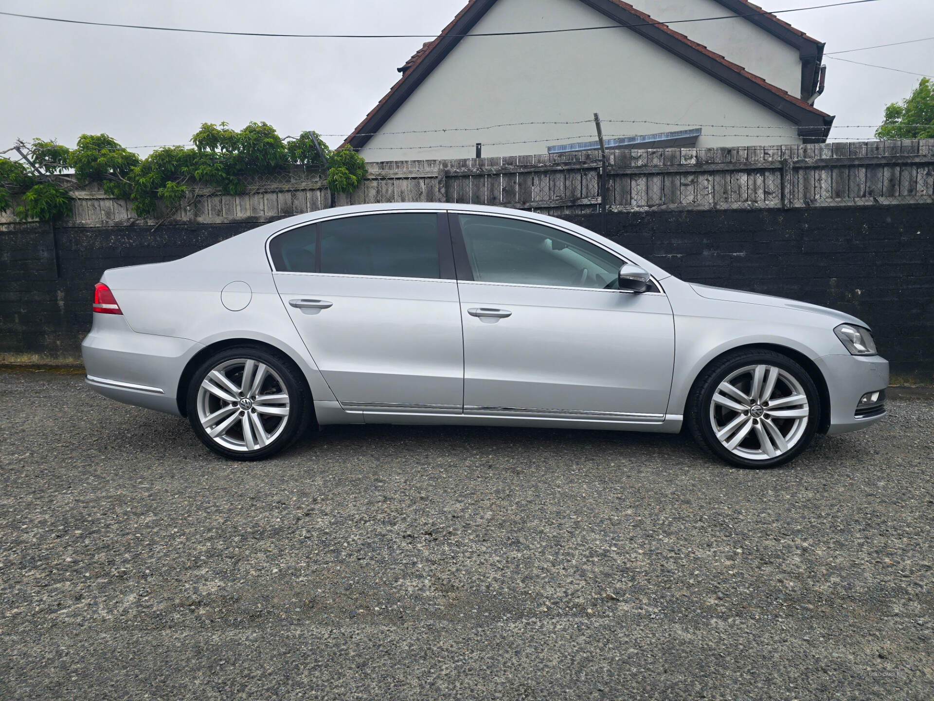 Volkswagen Passat DIESEL SALOON in Down