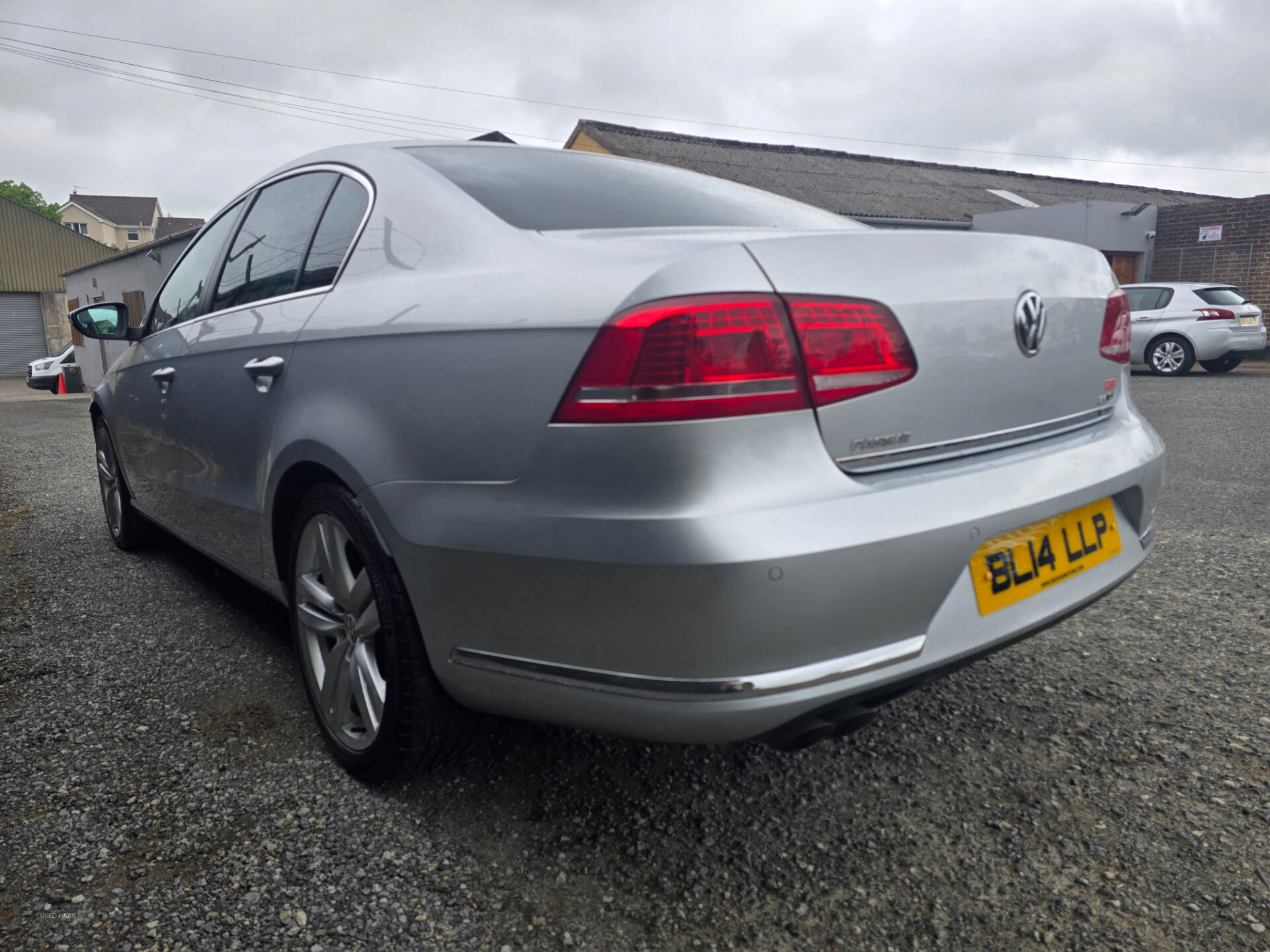 Volkswagen Passat DIESEL SALOON in Down